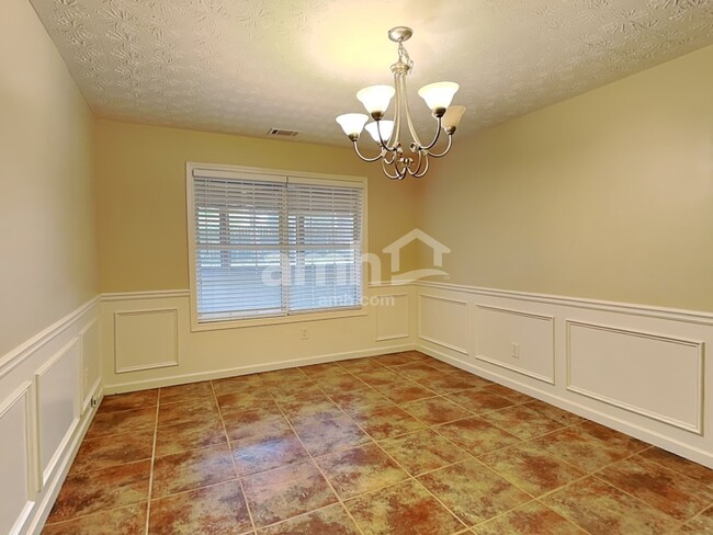 Building Photo - 2820 Wadley Ln