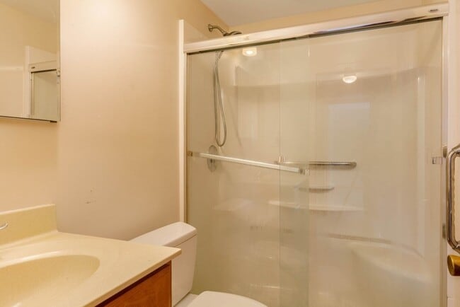 Building Photo - 90 Ridgewood Ln