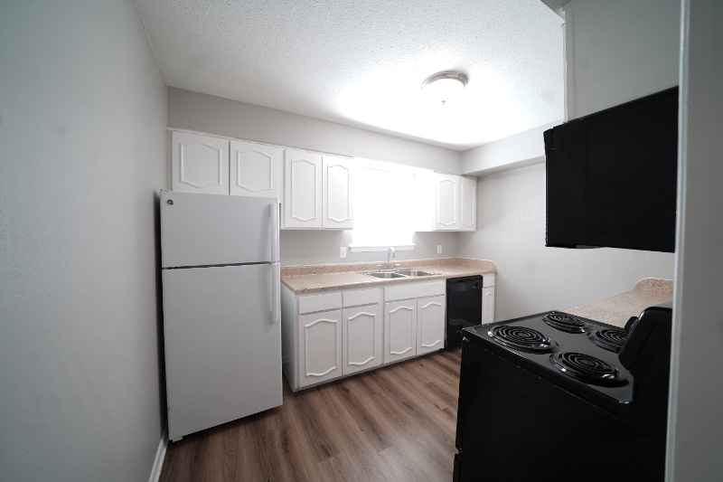 Building Photo - 5221 Bonita Ave