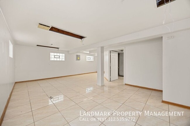 Building Photo - 8206 McVicker Ave