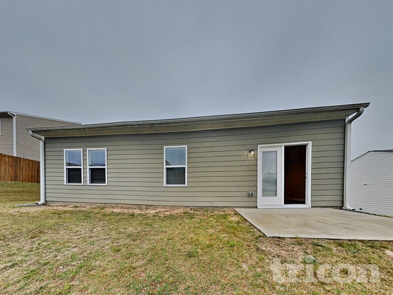 Building Photo - 381 Alexander Ln