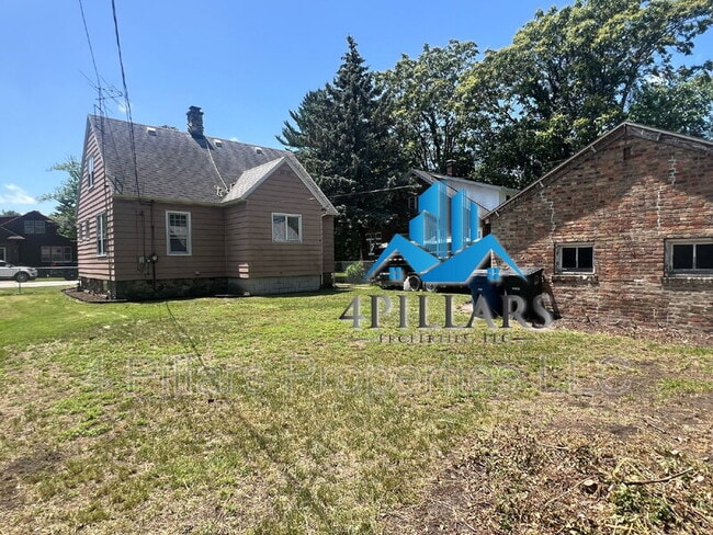 Building Photo - 106 Belden St