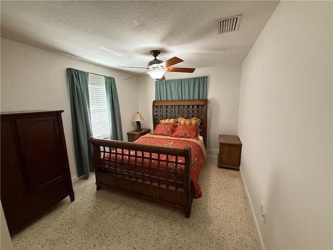 Building Photo - 2015 15th Ln