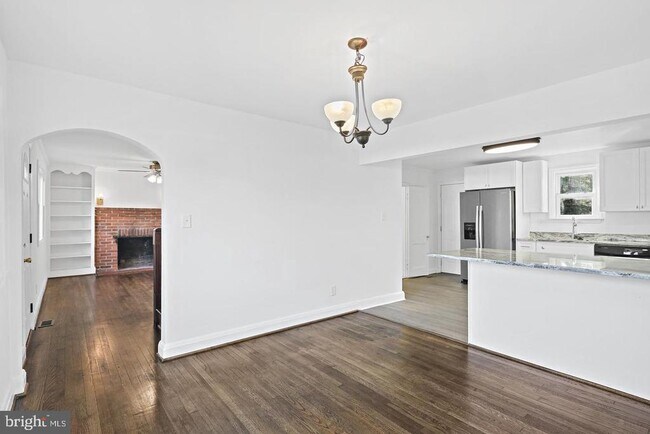Building Photo - 423 Ingleside Ave
