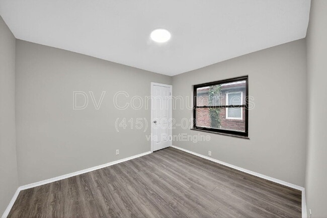 Building Photo - 1818 Lawn Ave