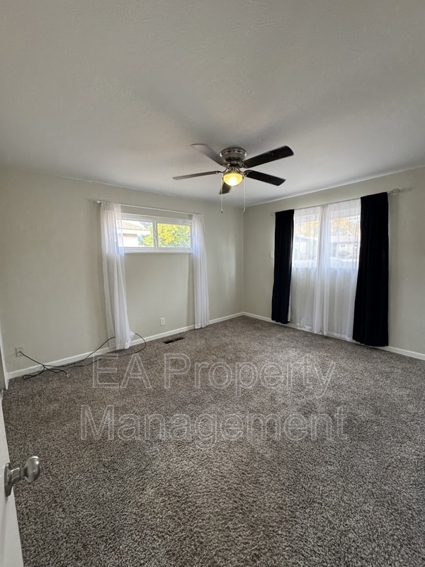 Building Photo - 1417 Dorothy St NE