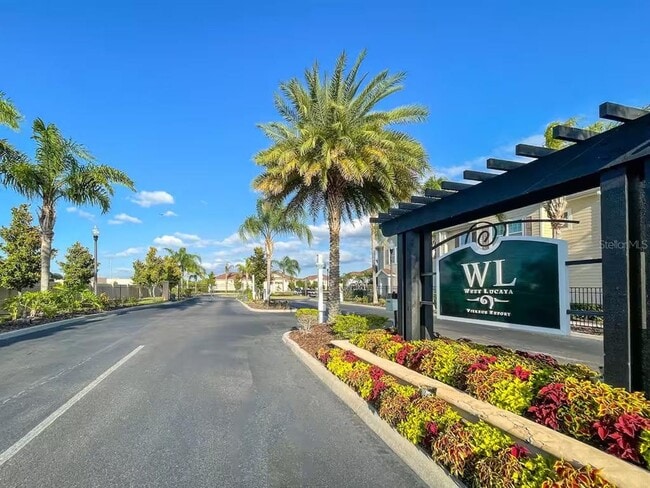 Building Photo - 3201 Gold Ln