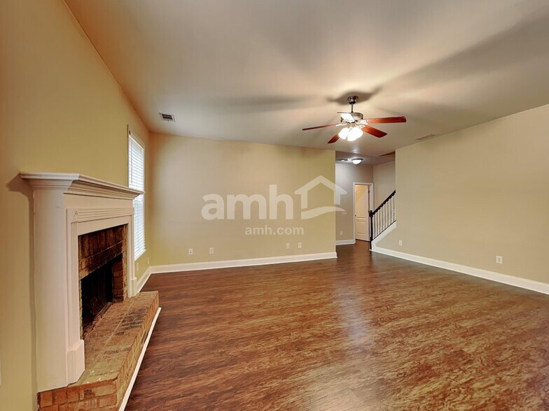 Building Photo - 82 Eagles Nest Dr