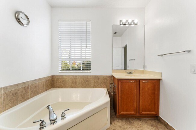 Building Photo - 105 Harbors Way
