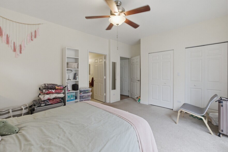 Building Photo - 808 W University Ln
