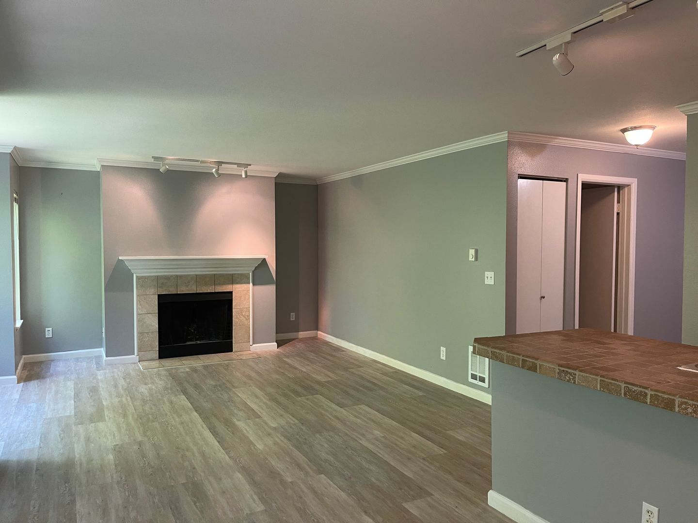Building Photo - Adorable 2bd Condo in Federal Way