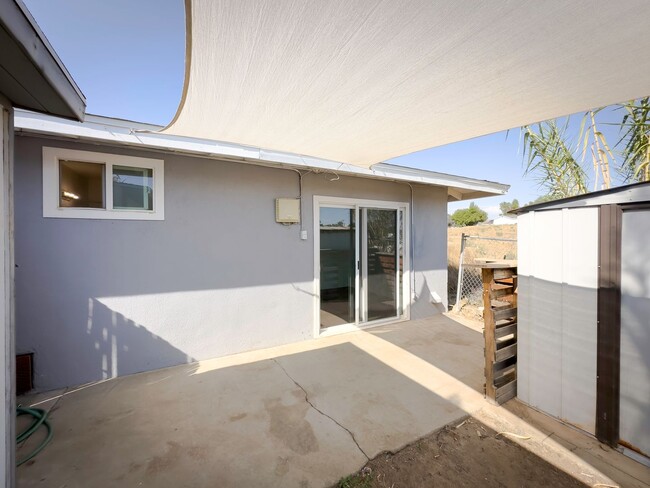 Building Photo - CUTE CONDO IN A DUPLEX W/ LARGE BACKYARD AVAILABLE FOR RENT!