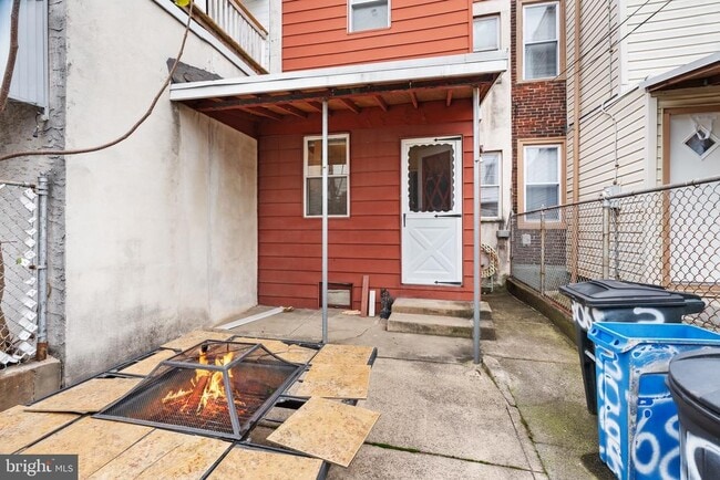 Building Photo - 3068 Livingston St