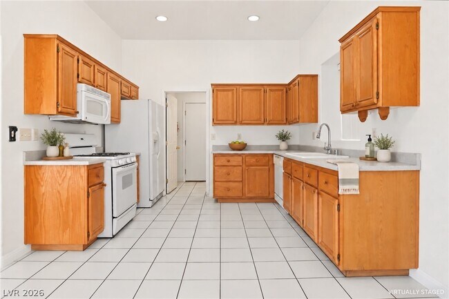 Building Photo - 6671 E Walnut Canyon Dr