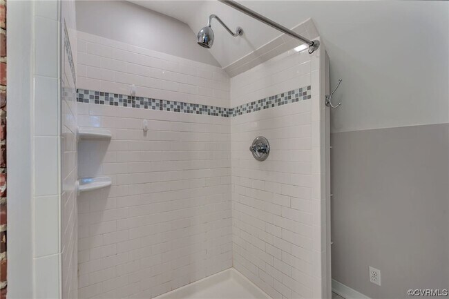 Building Photo - 4703 Park Ave
