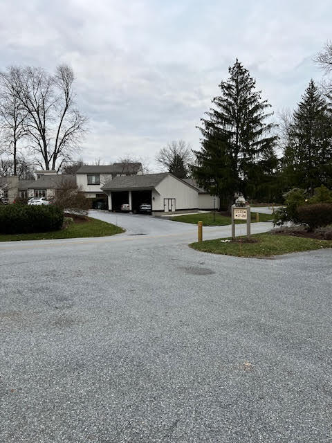 Building Photo - 372 Devon Way