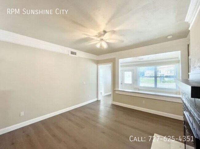Building Photo - 7700 Boca Ciega Dr