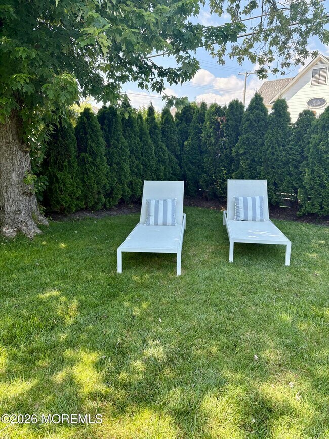 Building Photo - 121 Bridge Ave