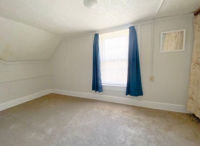 Building Photo - Italian Estates Property Management