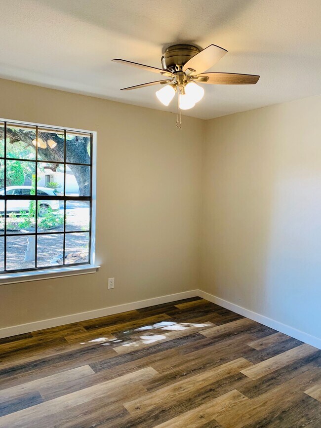 Building Photo - 1709 Mexican Plum Trl