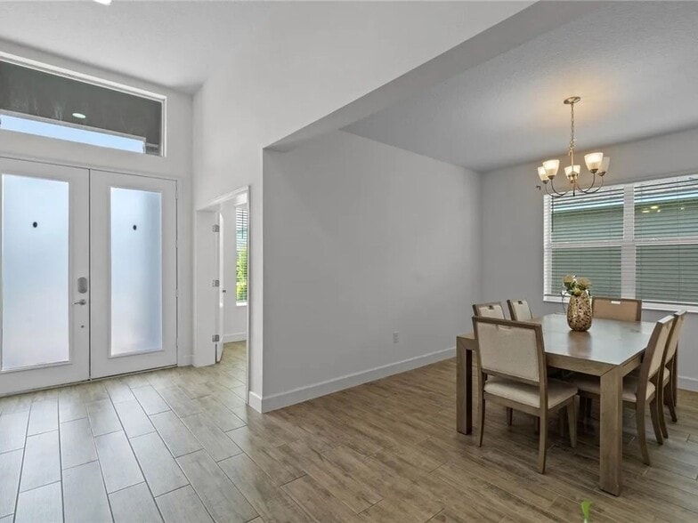 Building Photo - 2043 Rush Bay Wy