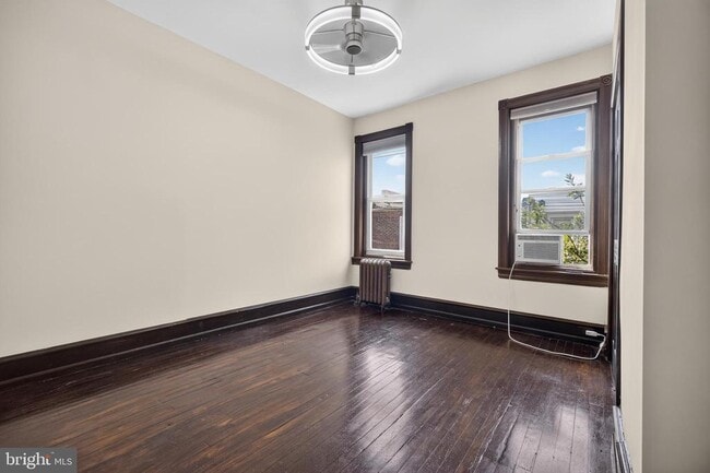 Building Photo - 5452 Catharine St