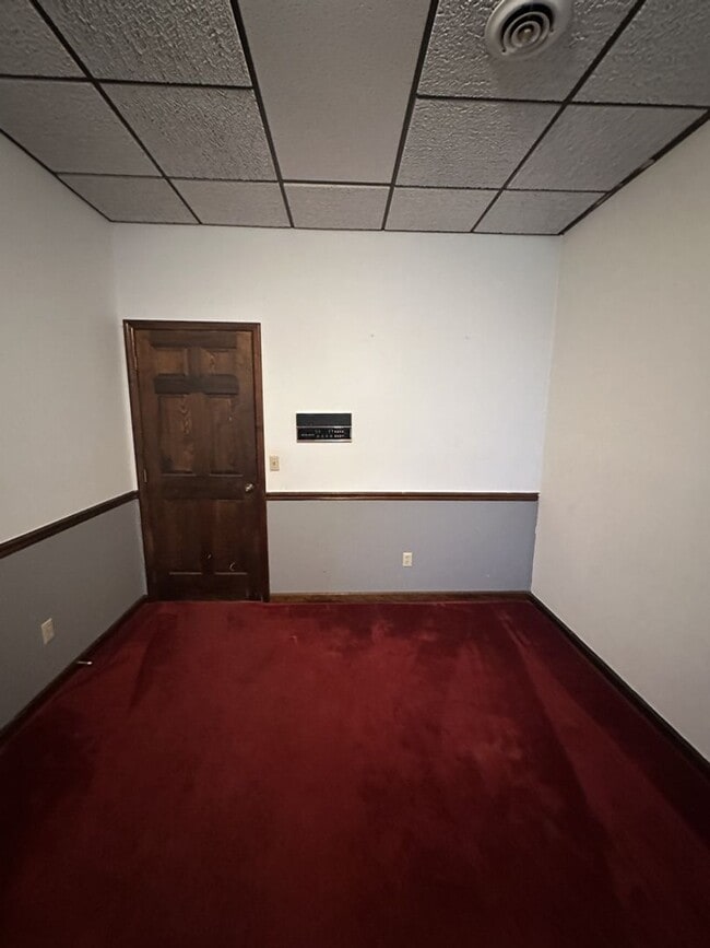 Building Photo - Charming, Light-Filled Retreat with Quiet Comfortable Living