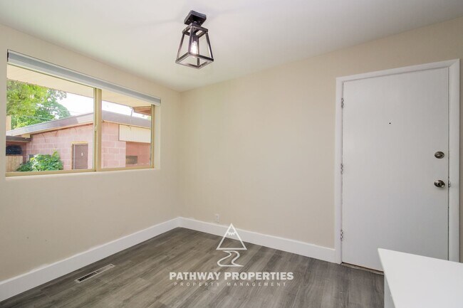 Building Photo - Charming 5-Bedroom Home in Provo’s Cottonw...