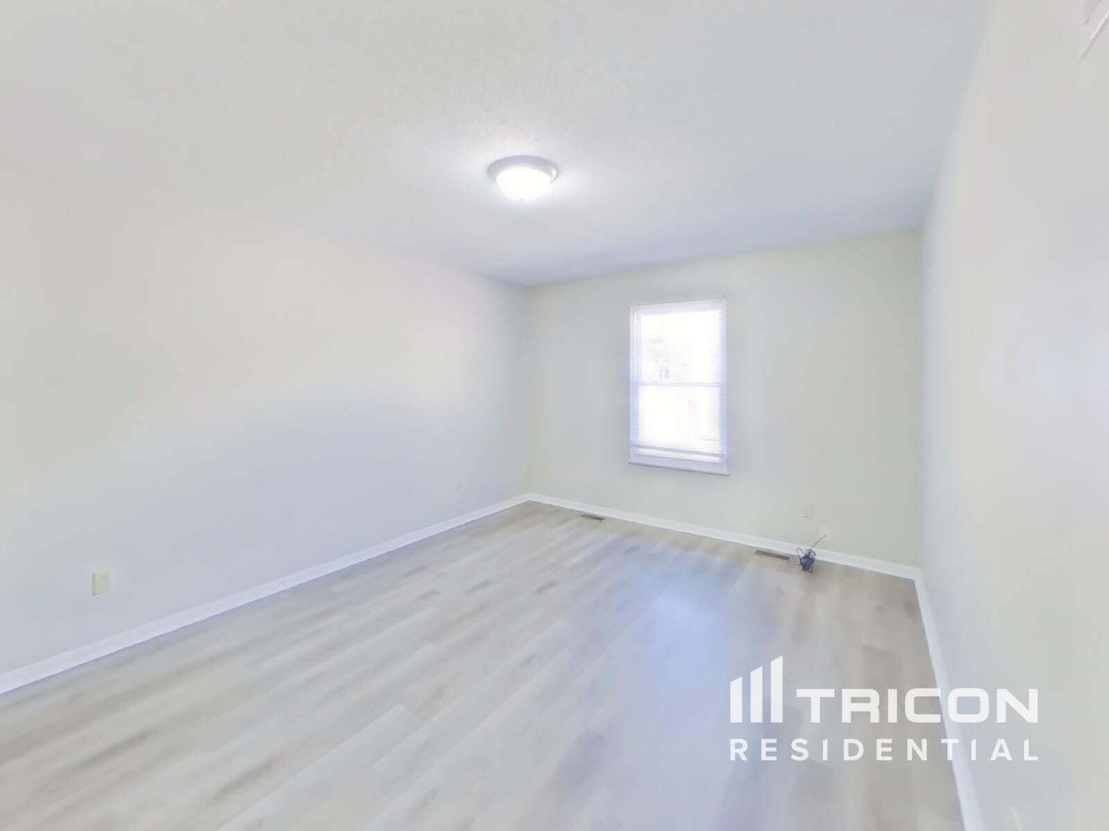 Building Photo - 1816 Hilltop Village Ln