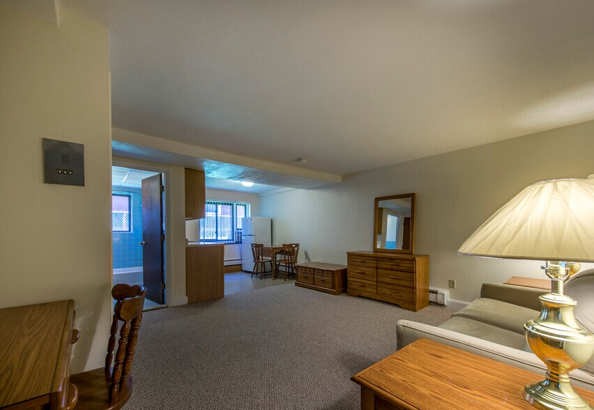 Building Photo - 9 Chester St