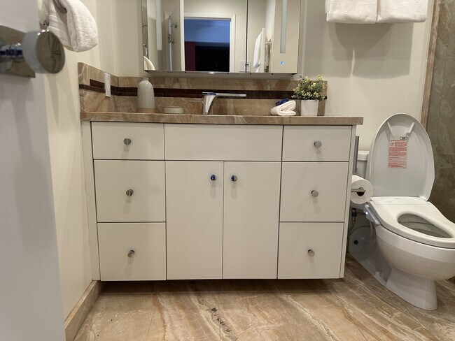 Building Photo - 1177 California St