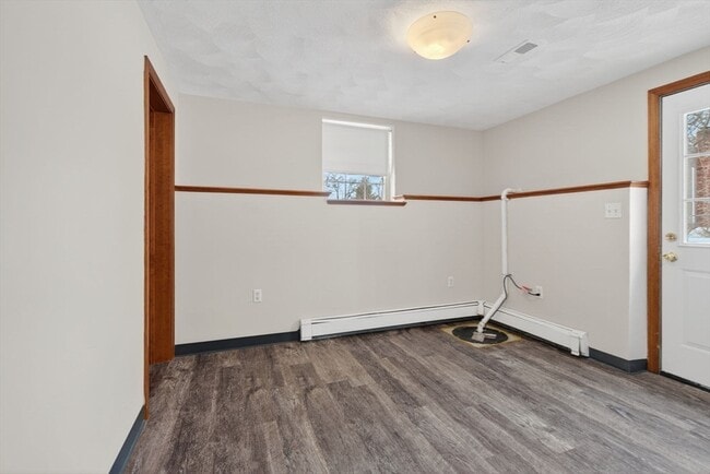 Building Photo - 23 Cady St