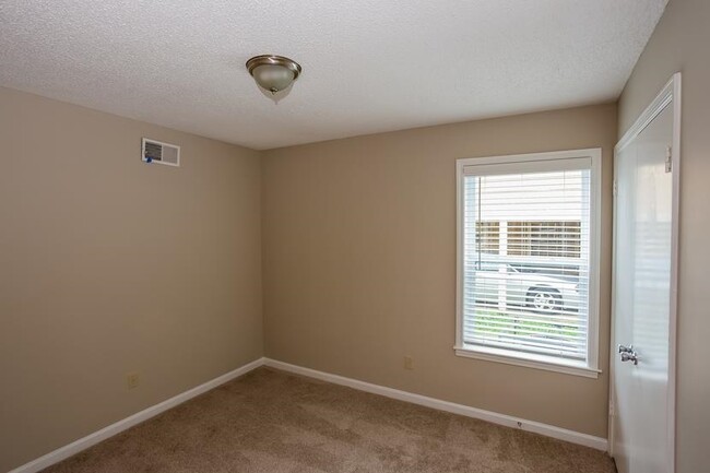 Building Photo - 4471 Laird Dr