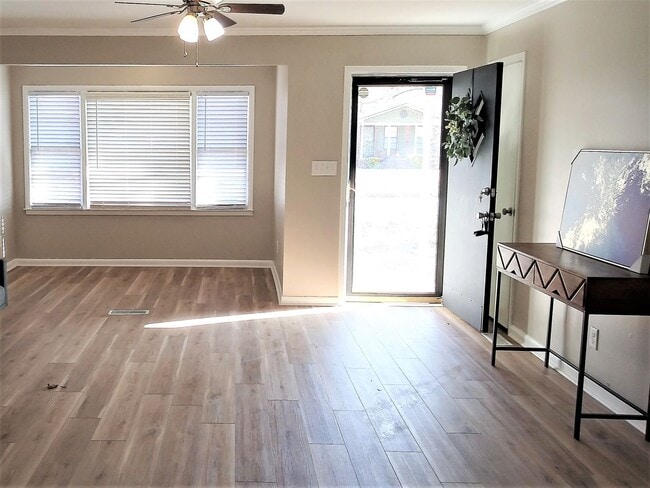 Building Photo - *5 Bedrooms & a Great Backyard!*  ~~~A_TRULY_FABULOUS_HOUSE~~~