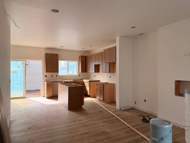 Building Photo - New Construction!