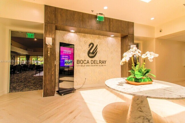 Building Photo - 5289 Fairway Woods Dr