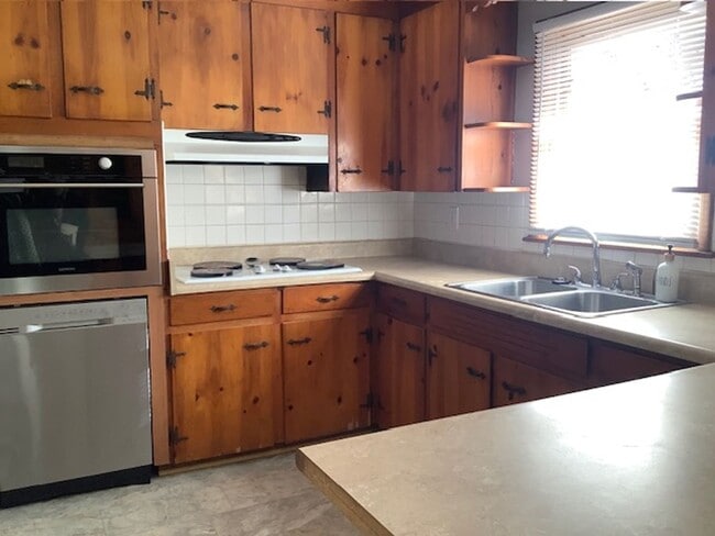 Building Photo - 136 Maple Lawn Pl