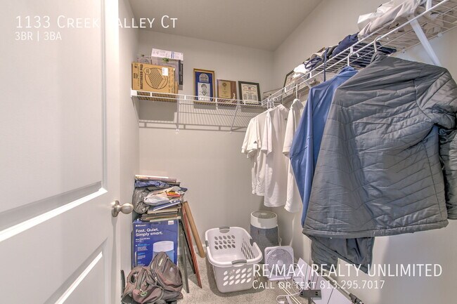Building Photo - 1133 Crk Vly Ct