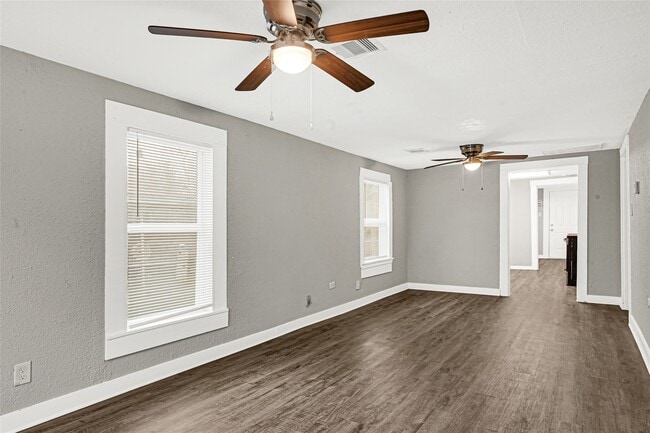 Building Photo - 6218 Woodrow St