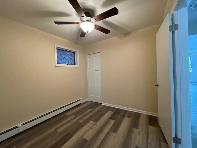 Building Photo - 17 E 52nd St