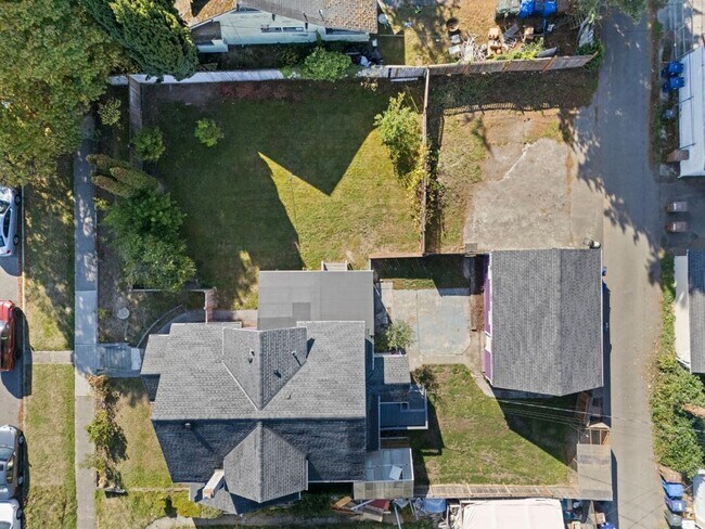 Building Photo - Spacious 3-Bed Tacoma Home w/ Office, A/C,...