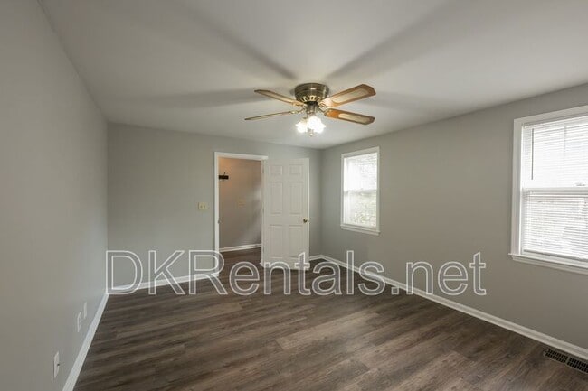 Building Photo - 876 Argonne Ave NE