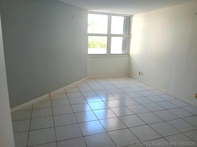 Building Photo - 1801 S Flagler Dr