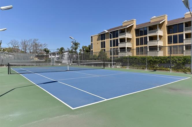 Tennis/Pickle ball court - 1327 La Palma St