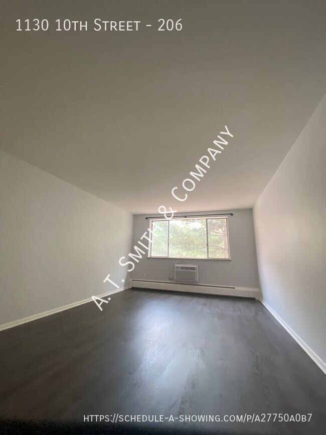 Building Photo - 1130 10th St