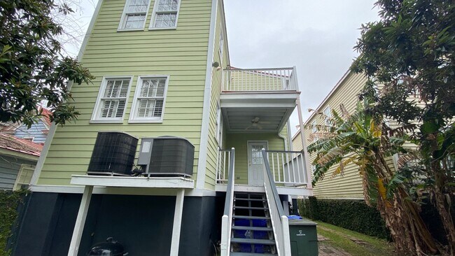 Building Photo - 3 Bedroom 2.5 Bath House in Radcliffeborough - Downtown Charleston