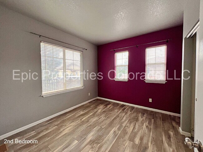 Building Photo - Stunning Saddle Rock East Townhouse | 2 BD + Loft | 2.5 BA | 2-Car Garage