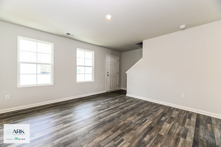 Building Photo - 682 Hadley Ct SE