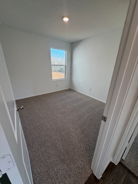 Building Photo - 2058 Zephyr Lily