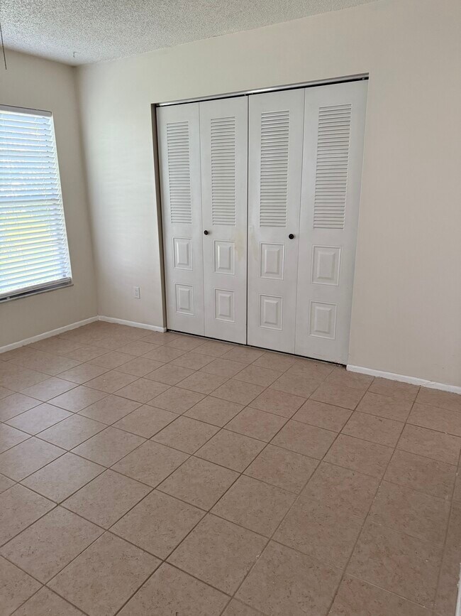 Building Photo - 10859 Wilderness Ct